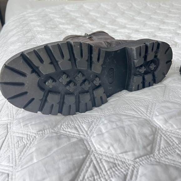 VINCE - Mens Boots - Almost New - Picture 3 of 3